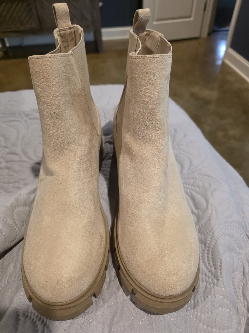 Size 12 IDIFU Beige Chunky Chelsea Ankle Boot - Picture 2 of 5